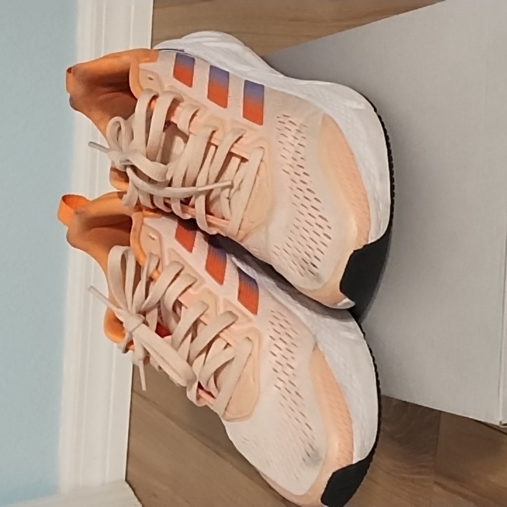 Adidas Questar Orange Women's Size 8.5